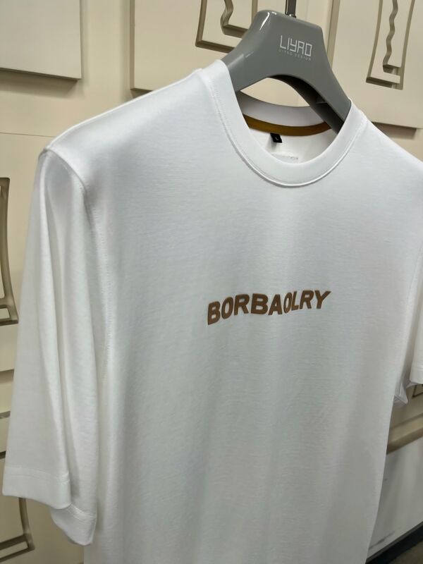 Ανδρικό κοντομάνικο μπλουζάκι κανονικής γραμμής υψηλής ποιότητας με προσαρμοσμένο λογότυπο τυπωμένο με τεχνολογία DTG