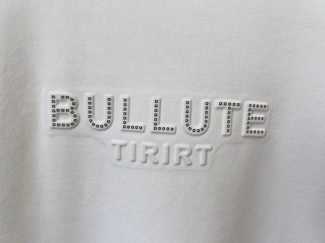 Λούξυ T-shirt με το λαιμό του πληρώματος Εκτύπωση λογότυπου Σχεδιασμός υιοθετεί την αρχική διαδικασία ανάγλυψης υφάσματος συν θερμότητα - μεταφορά διαδικασίας βινυλίου OEM / ODM