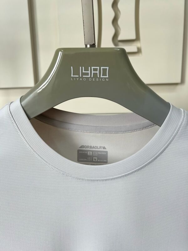 Αθλητικά ανδρικά ρούχα Ελαφρύ γκρίζο σύντομο - Τοπ με μανίκια και παντελόνια, αναπνευστικά και άνετα T-shirt για άνδρες